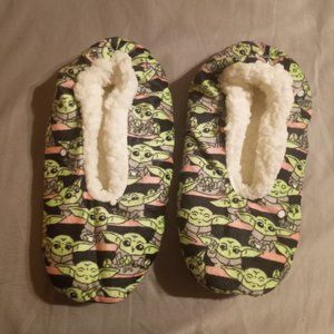NWOT Star Wars The Child Baby Yoda Grogu Slippers